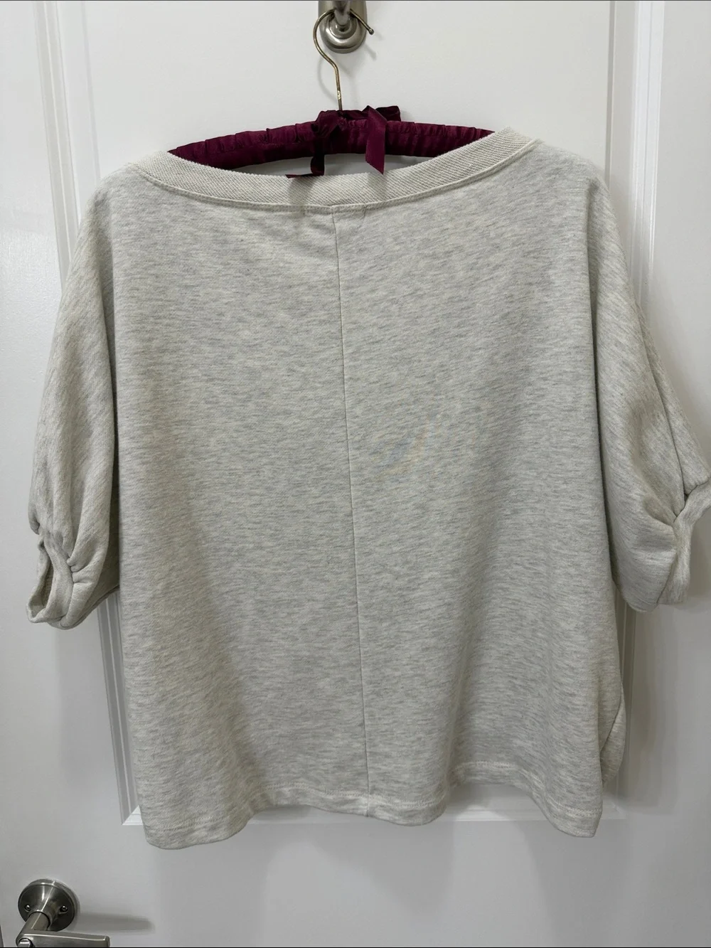 Ces Femme Cream Graphic Pullover "DRINKS WELL WITH OTHERS" - Picture 5 of 6